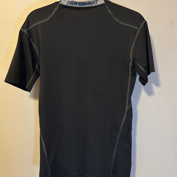 Nike Pro Combat Men's Black Tee - Picture 2 of 3